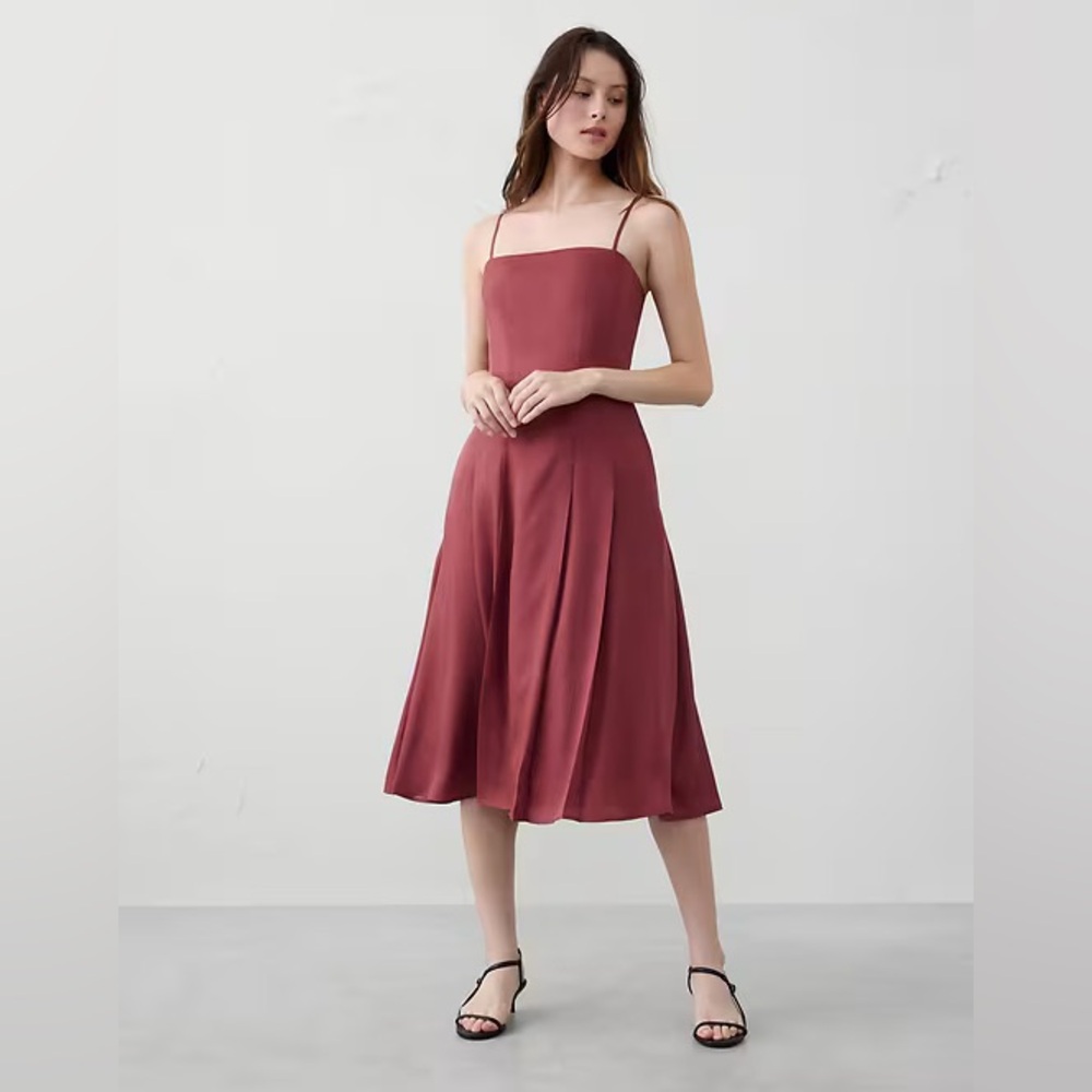 Banana Republic SATIN STRAPPY MIDI DRESS w/ pockets | 8 Petite | Berry Parfait
